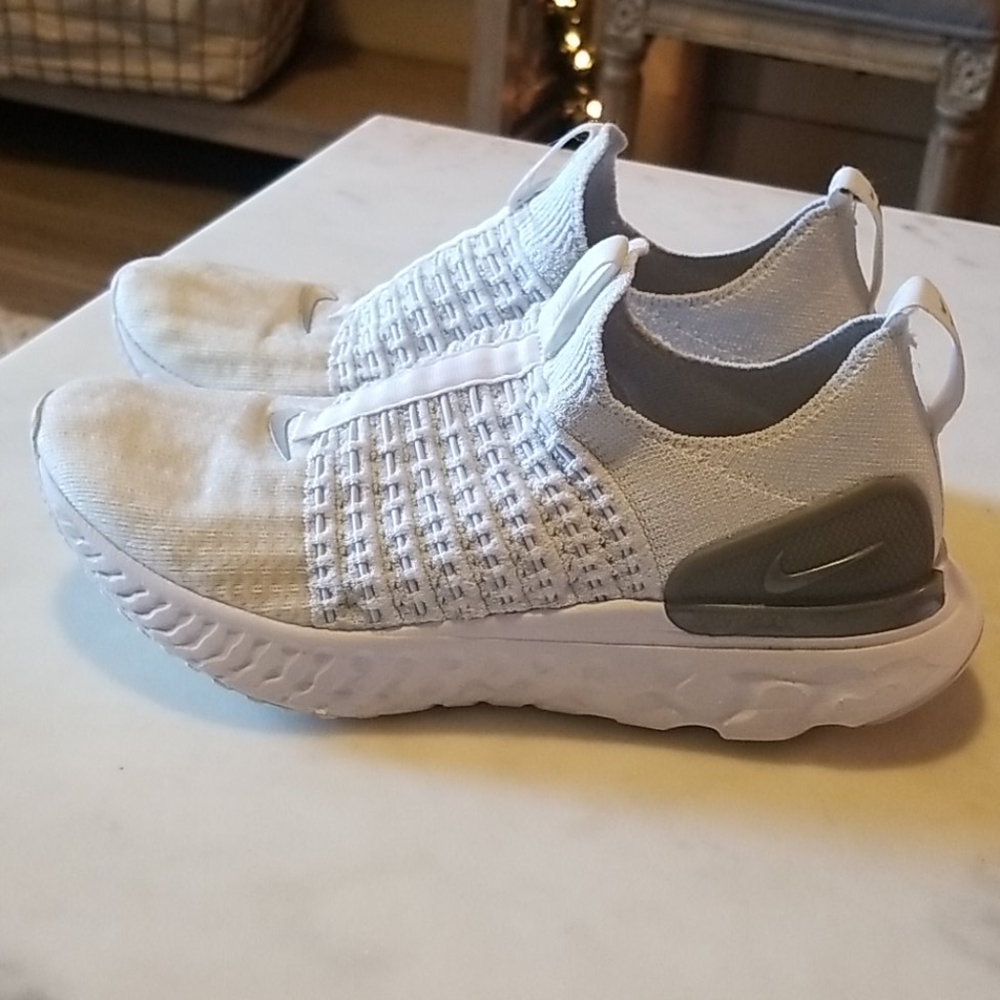 Nike React Phantom Run Flyknit 2 Womens Size 8 - Picture 10 of 13